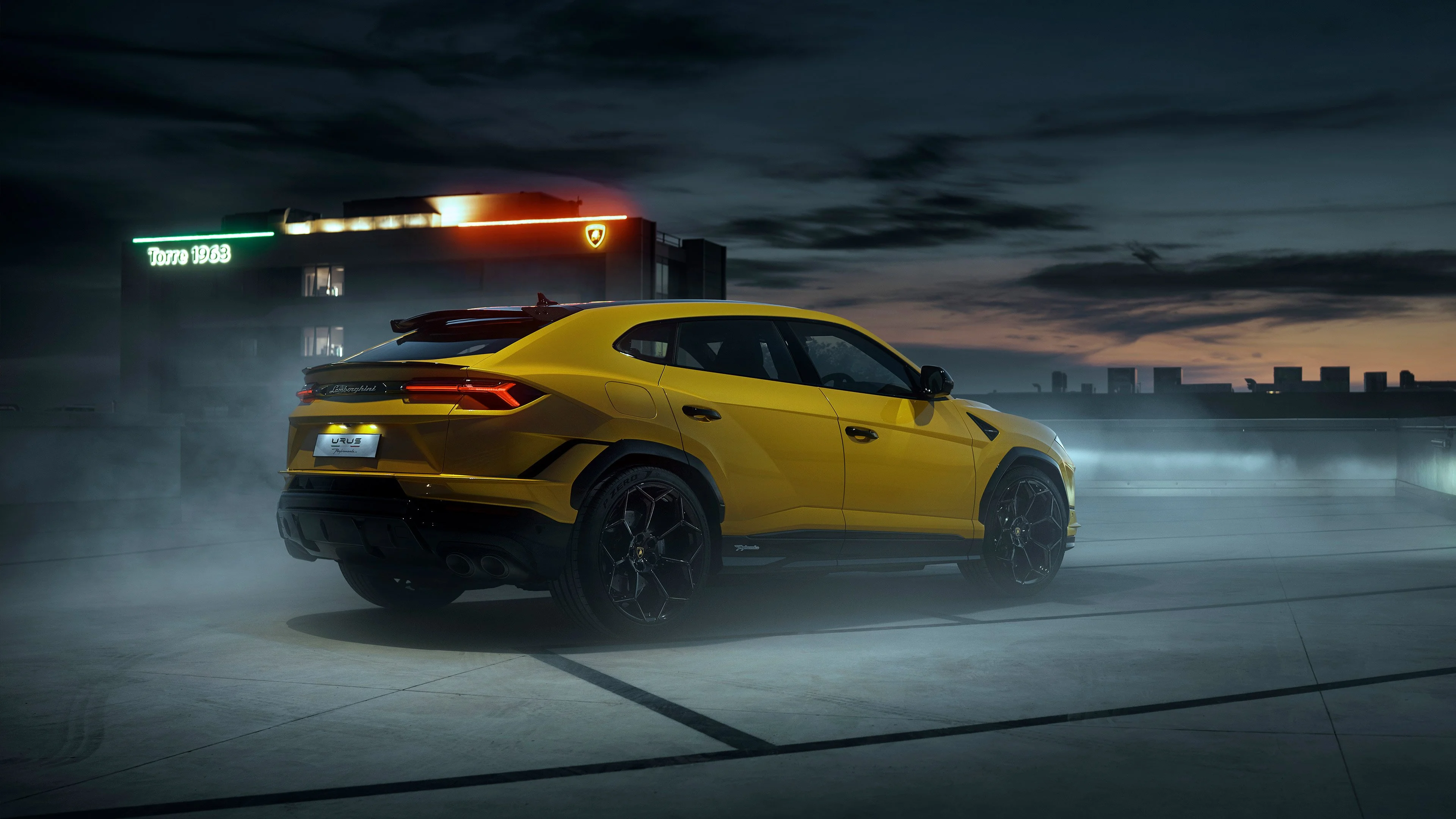 2023-Lamborghini-Urus-Performante-006-2160.webp